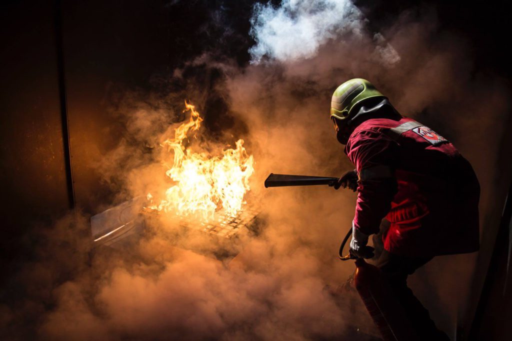 prácticas con fuego real
